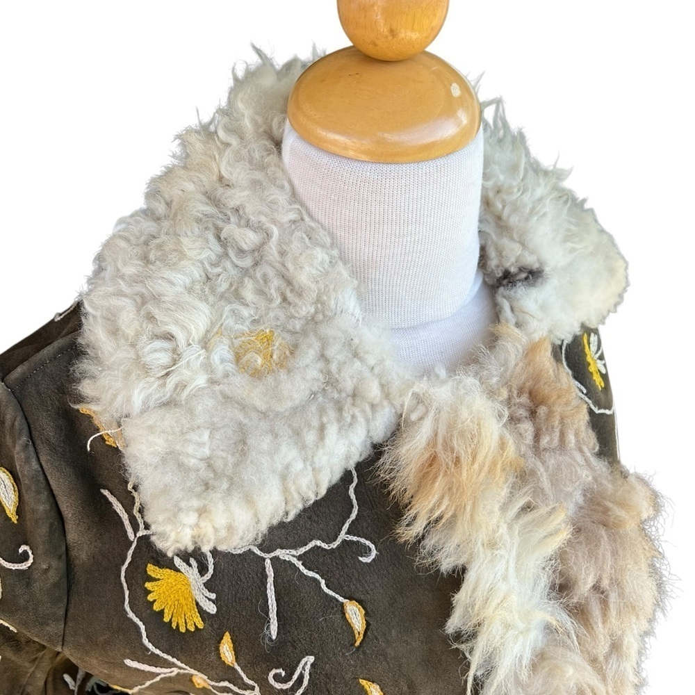 True Vintage Penny Lane Shearling Suede Floral
Embroidered Afghan Coat Boho 70s - Picture 3 of 16
